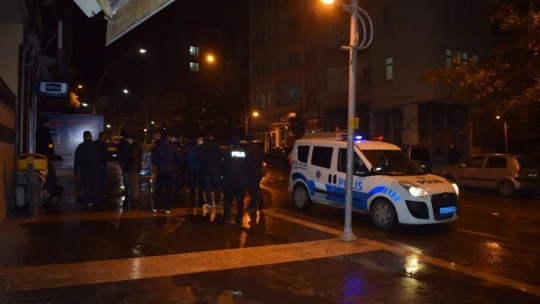 Malatya'da bir şahıs kendi evini yakıp kaçtı