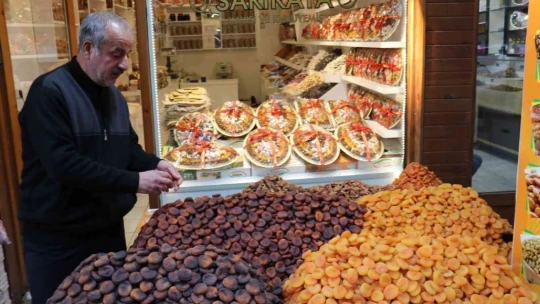 Bir yılda 347 milyon dolarlık kayısı ihracatı