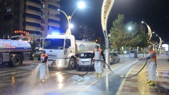 Malatya'da caddeler yıkanıyor