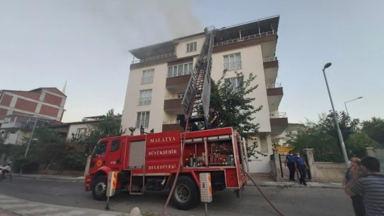 Malatya'da çatı yangını