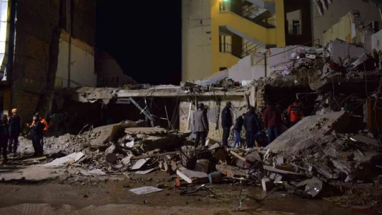 Malatya'da çöken binada arama çalışmaları sona erdi