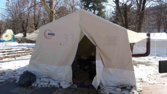 Malatya'da depremzedeler için çadır kentler oluşturuluyor