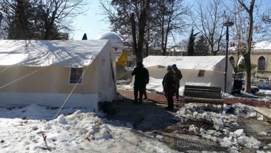 Malatya'da depremzedeler için çadır kentler oluşturuluyor