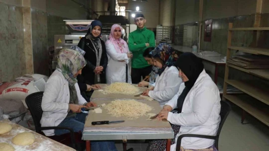 Malatya'da ekmeğin ustası Fatma abla