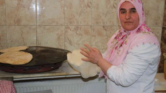 Malatya'da ekmeğin ustası Fatma abla