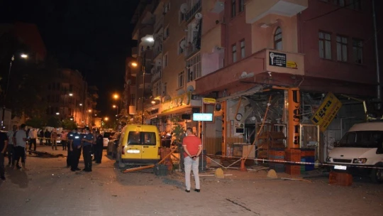 Malatya'da ekmek fırını bomba gibi patladı: Ortalık savaş alanına döndü