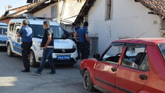Malatya'da emanet araca satırlı saldırı