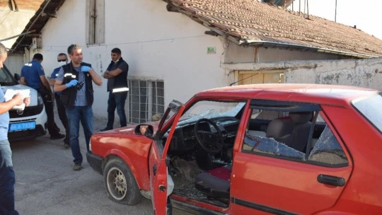 Malatya'da emanet araca satırlı saldırı