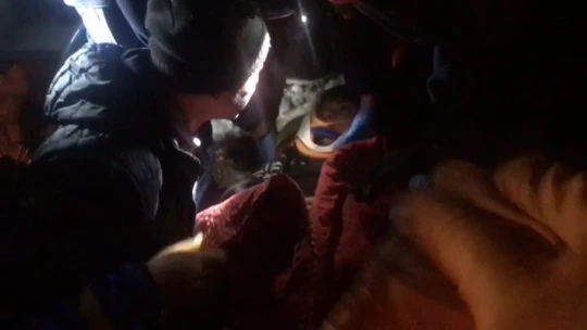 Malatya'da enkaz altında kalan çocuk böyle kurtarıldı