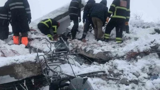Malatya'da enkaz altında kalan çocuk böyle kurtarıldı