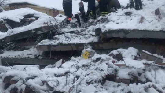Malatya'da enkaz altında kalan çocuk böyle kurtarıldı