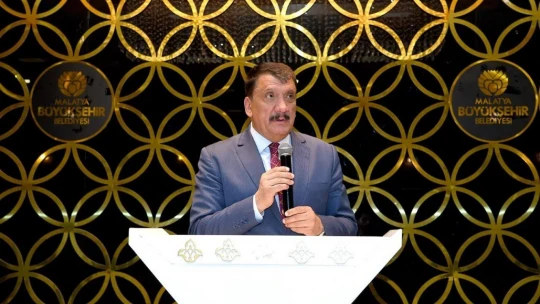 Malatya'da eski ve yeni belediye başkanları iftar sofrasında buluştu