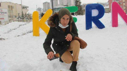 Malatya'da gençler karlı pekmezinin tadını çıkardı