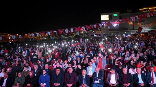 Malatya'da gençler konser ile coştu