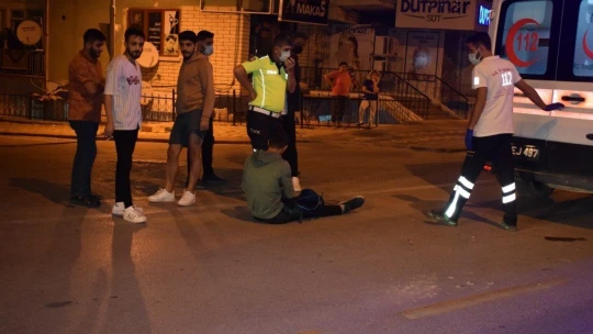 Malatya'da hafif ticari araçla çarpışan motosiklet sürücüsü yaralandı