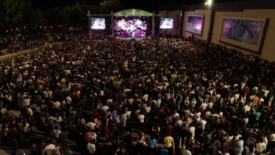 Malatya'da Hande Yener rüzgarı