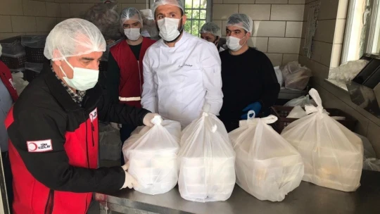 Malatya'da her gün 3 bin kişiye sıcak iftarlık