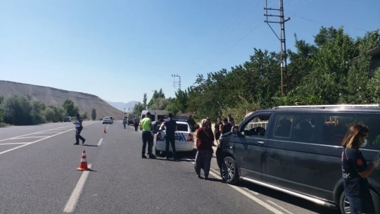 Malatya'da iki araç çarpıştı: 12 yaralı