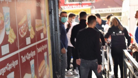 Malatya'da iki ayrı bıçaklı kavga: 2 yaralı