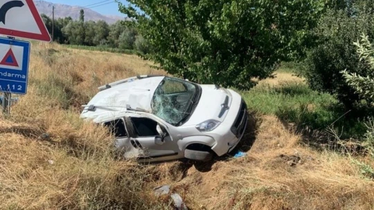 Malatya'da iki ayrı kazada 5 kişi yaralandı