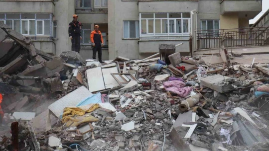 Malatya'da iki noktada arama kurtarma çalışması devam ediyor