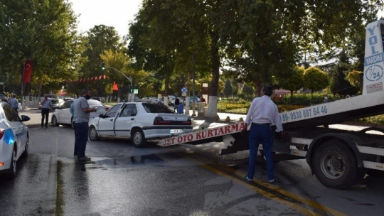 Malatya'da iki otomobil çarpıştı: 1 yaralı