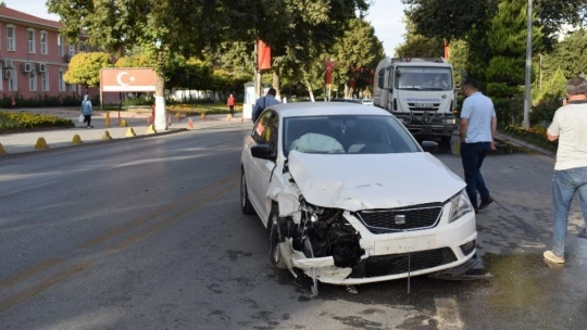 Malatya'da iki otomobil çarpıştı: 1 yaralı