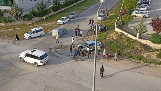 Malatya'da iki otomobil çarpıştı: 5 yaralı