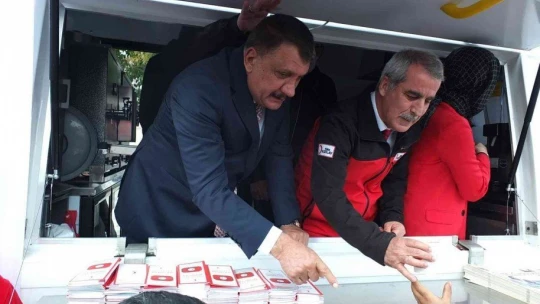 Malatya'da kan bağışı kampanyasına yoğun ilgi