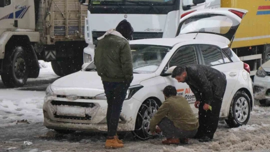 Malatya'da kar geçit vermiyor
