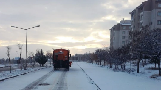 Malatya'da kar nedeniyle 14 mahalle yolu ulaşıma kapandı