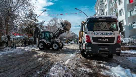 Yollar yeniden ulaşıma açılıyor