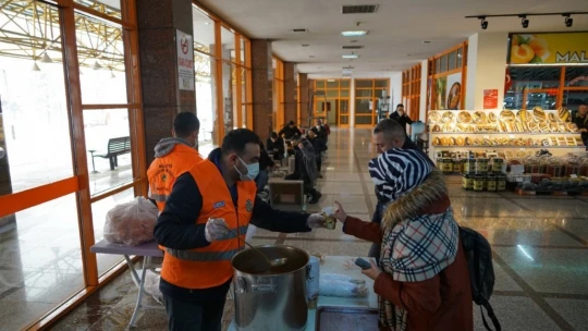 Malatya'da karla mücadele sürüyor