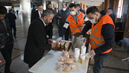 Malatya'da karla mücadele sürüyor