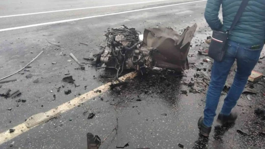 Malatya'da karşı şeride geçen tır 2 araca çarptı