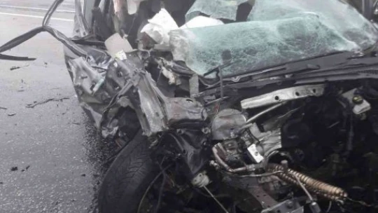 Malatya'da karşı şeride geçen tır 2 araca çarptı