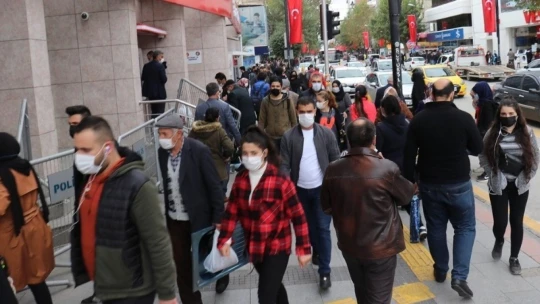 Kısıtlamalar işe yaradı, vaka sayısı düştü