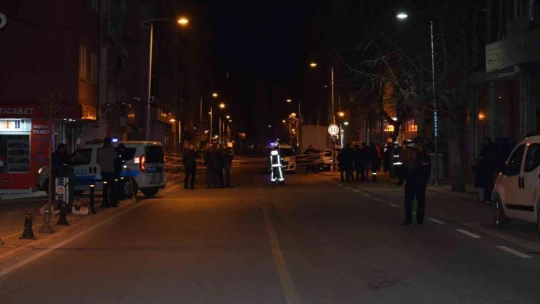Malatya'da kolonlarında çatlama iddiasıyla bir apartman tahliye edildi