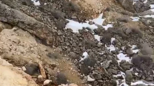 Malatya'da korkunç manzara: Deprem dağı ikiye böldü