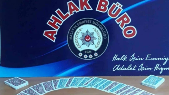 3 adrese baskın düzenlendi