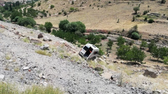 Malatya'da minibüs şarampole uçtu: 15 yaralı