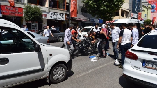 Malatya'da motorize polis ekipleri kaza yaptı: 2 yaralı