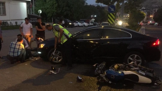Malatya'da otomobil ile motosiklet çarpıştı: 1 yaralı