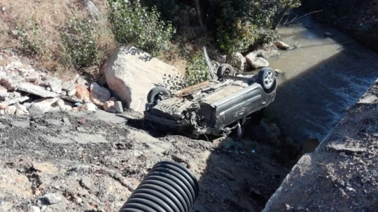 Malatya'da otomobil köprüden uçtu: 1 yaralı