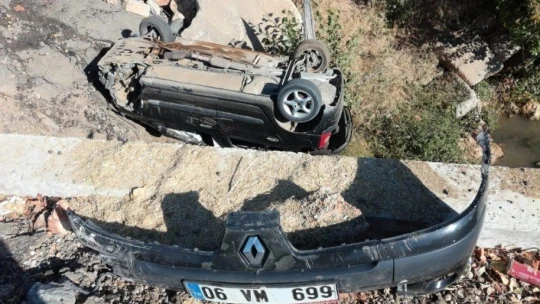 Malatya'da otomobil köprüden uçtu: 1 yaralı