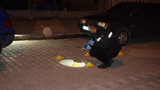 Malatya'da park halindeki araca silahlı saldırı: 1 yaralı