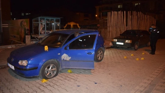 Malatya'da park halindeki araca silahlı saldırı: 1 yaralı