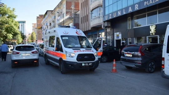 Malatya'da plazada silahlı kavga: 2 yaralı