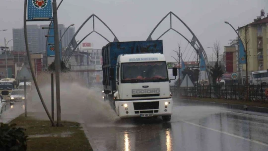 Malatya'da kar, yağmur, çamur!