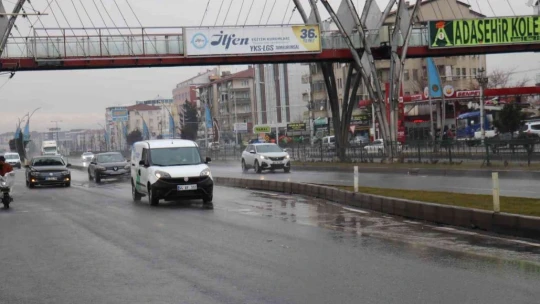 Malatya'da sağanak yağış etkili oluyor